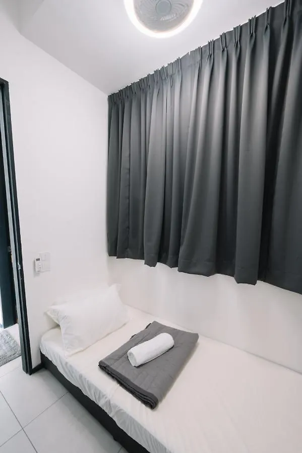New Infinity Pool 3 Bedrooms 2 Carparks Jelutong